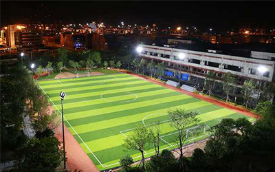 高桿燈生產(chǎn)廠家在哪些方面做得比較好？